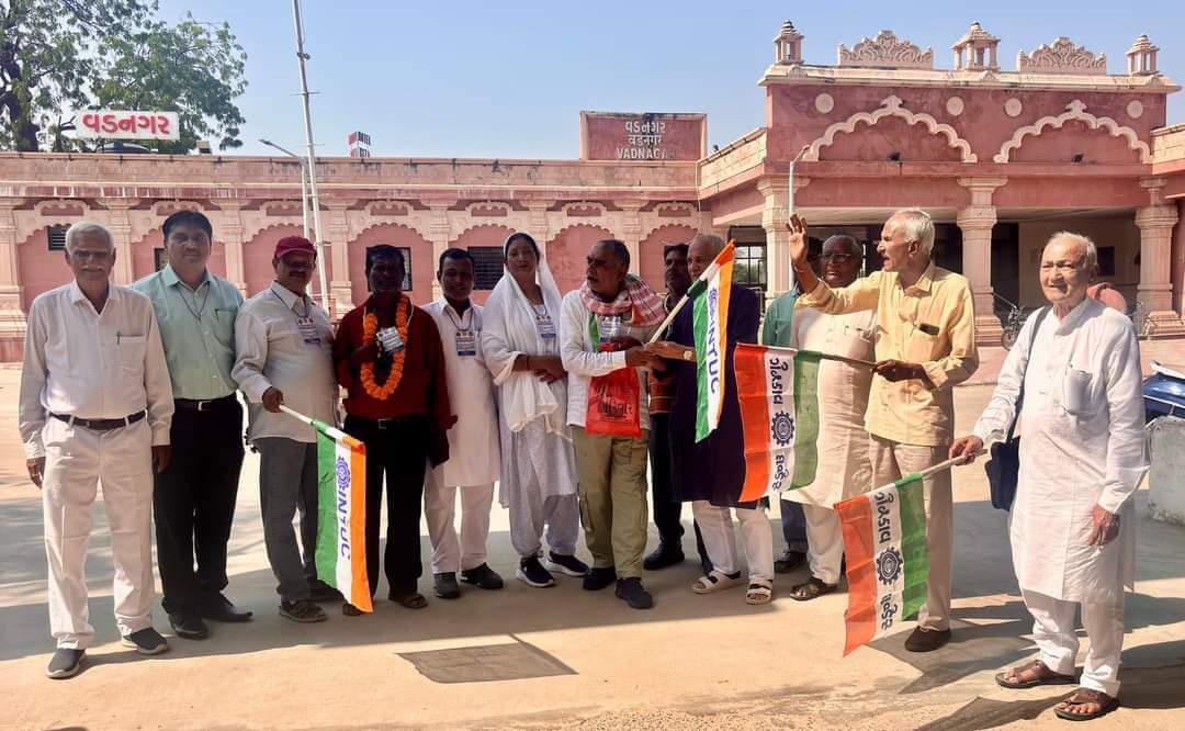 You are currently viewing PADYATRA FROM VADNAGAR (BIRTH PLACE & WORKING PLACE OF NARENDRA MODI) TO NEW DELHI BY RAILWAY UN-ORGANISED WORKERS